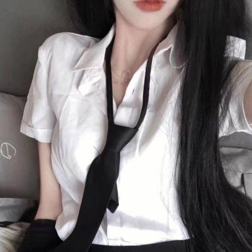 深入北方的小路封面