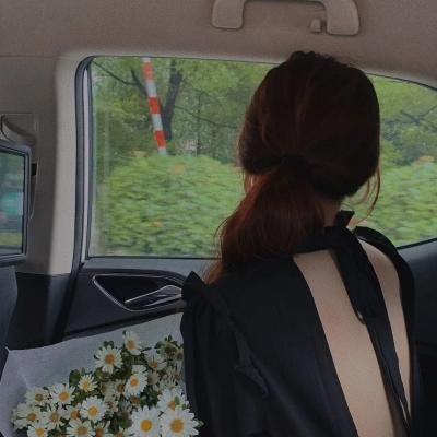 女警出更封面